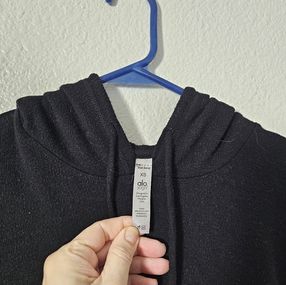 Alo Yoga Black Cropped Hoodie Sz XS - Picture 3 of 6
